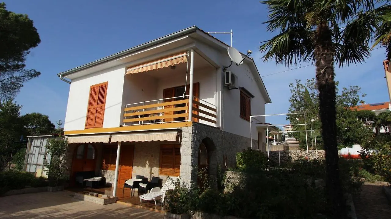 One-Bedroom Apartment Malinska Near Sea 2 Croatia